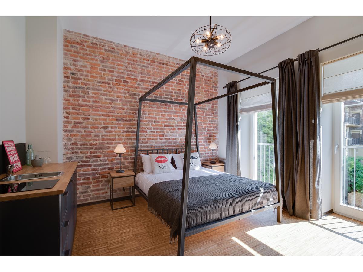 Well Well Aparthotel Cracovie Extérieur photo