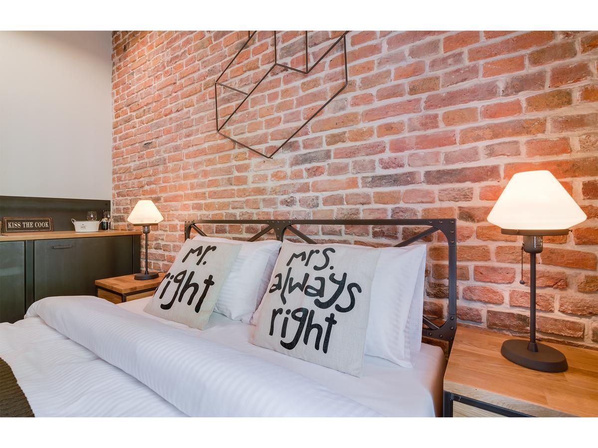 Well Well Aparthotel Cracovie Extérieur photo