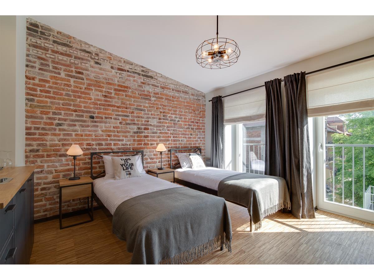 Well Well Aparthotel Cracovie Extérieur photo