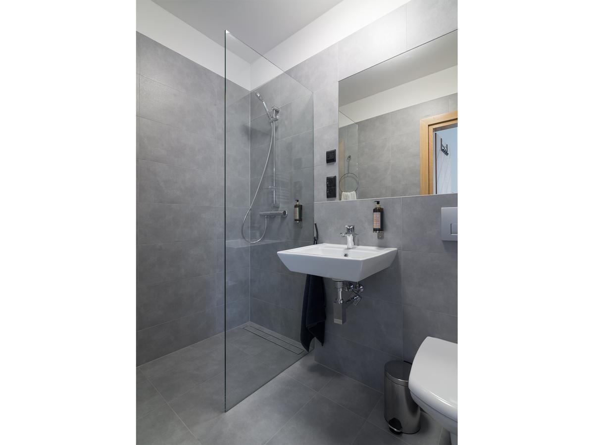 Well Well Aparthotel Cracovie Extérieur photo