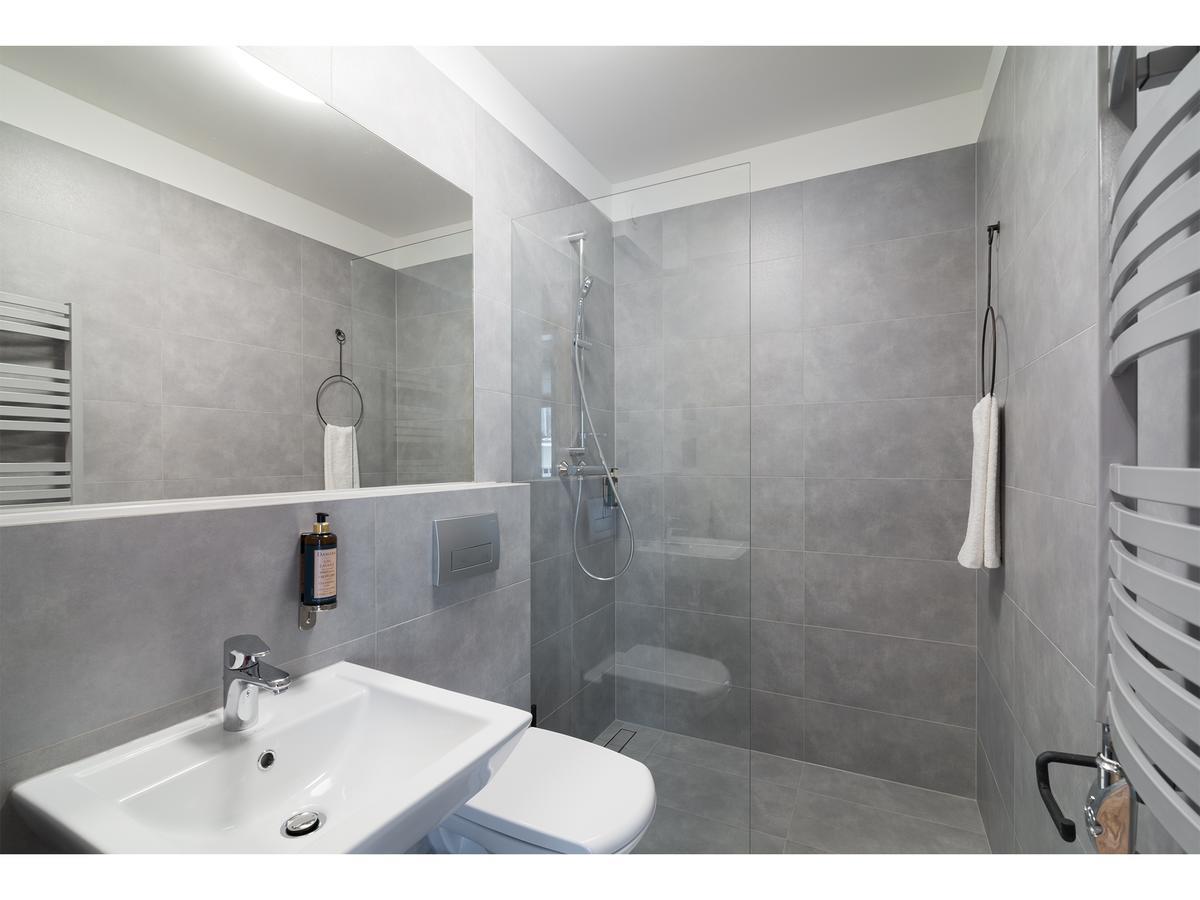 Well Well Aparthotel Cracovie Extérieur photo